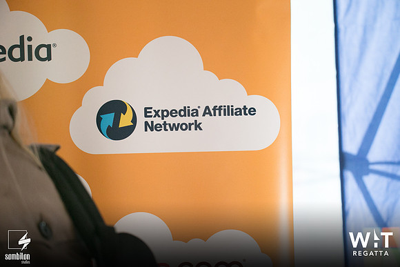 2 - Expedia - WIT Booths - SOMBILON STUDIOS