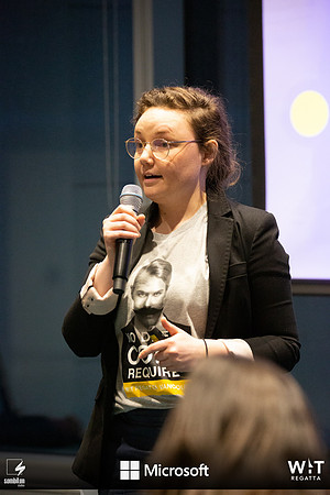 Pitch Night-Batten the Hatches - #VANWIT19-40473