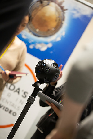 Experience a new reality - #VANWIT19-25504