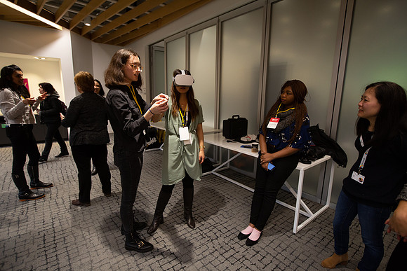 Experience a new reality - #VANWIT19-25612