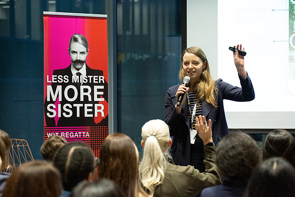 Pitch Night-Batten the Hatches - #VANWIT19-40437