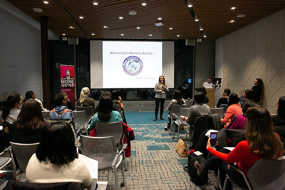 Pitch Night-Batten the Hatches - #VANWIT19-4947