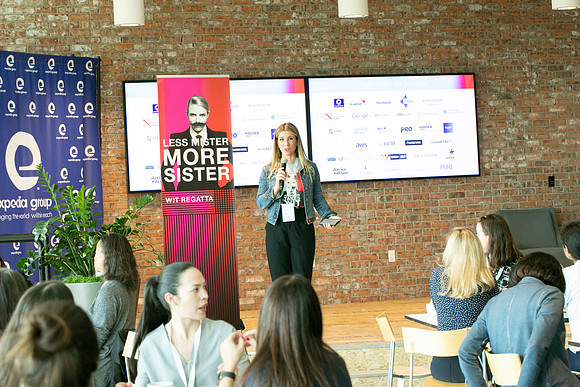 Co-Storm Interactive- Connections That Make Things Happen-368