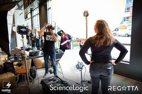 Get Your LI Headshot — Supported by ScienceLogic-3